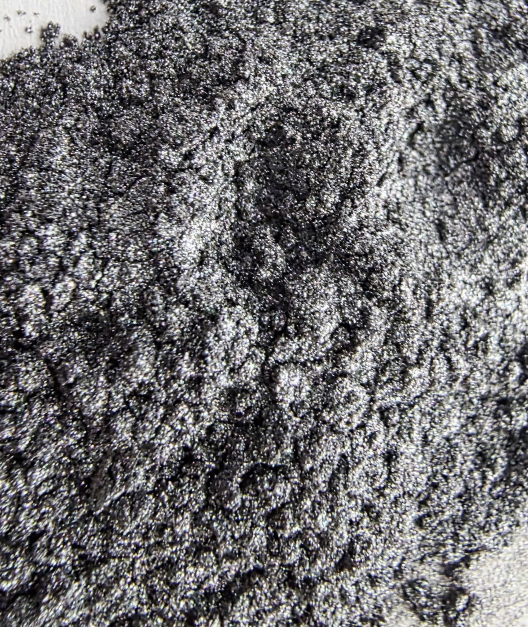 Mirdzoši pelēks pigments (mica)